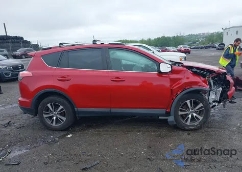 2016 Toyota Rav4 Xle z USA, uszkodzony, nr VIN 2T3RFREV4GW442218